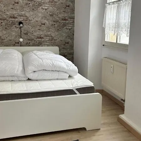 Apartament Am Theaterplatz *